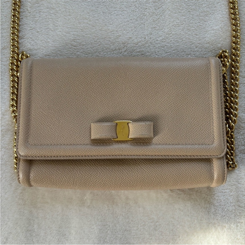 Salvatore Ferragamo Hammered Calfskin Vara Bow Mini Purse - Picture 4 of 12